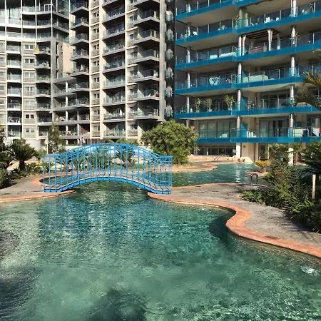 2 Bedroom 1 Bathroom With Communal Pools In Ocean Village *