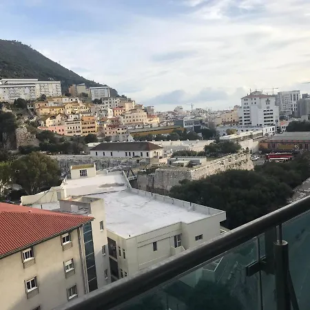 Apartment 2 Bedroom 1 Bathroom With Communal Pools In Ocean Village