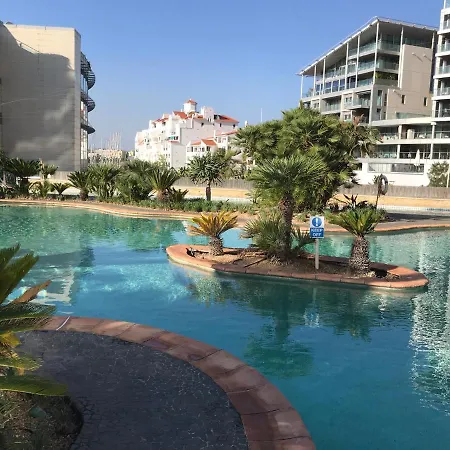 Apartment 2 Bedroom 1 Bathroom With Communal Pools In Ocean Village *