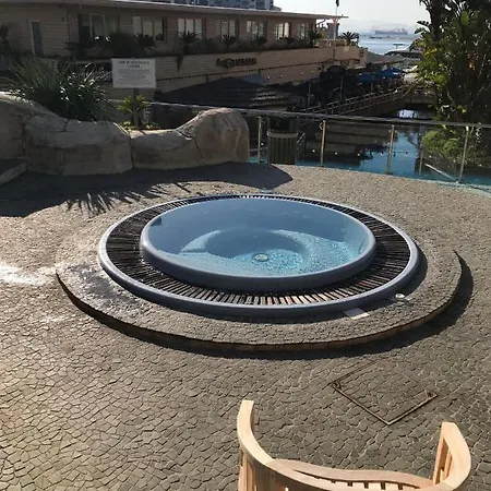 Apartment 2 Bedroom 1 Bathroom With Communal Pools In Ocean Village
